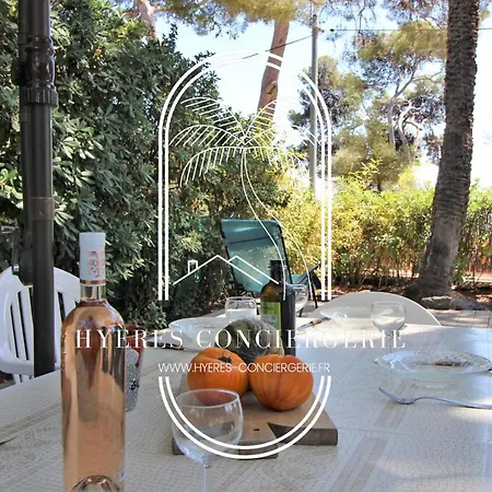 Les Grillons-pieds Dans L'eau-beau Rivage By Hc