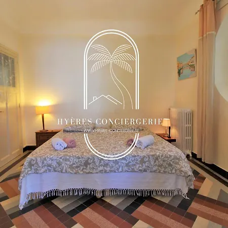 Les Grillons-pieds Dans L'eau-beau Rivage By Hc Villa *